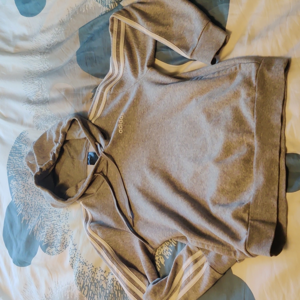 S Adidas Hoodie with side pockets